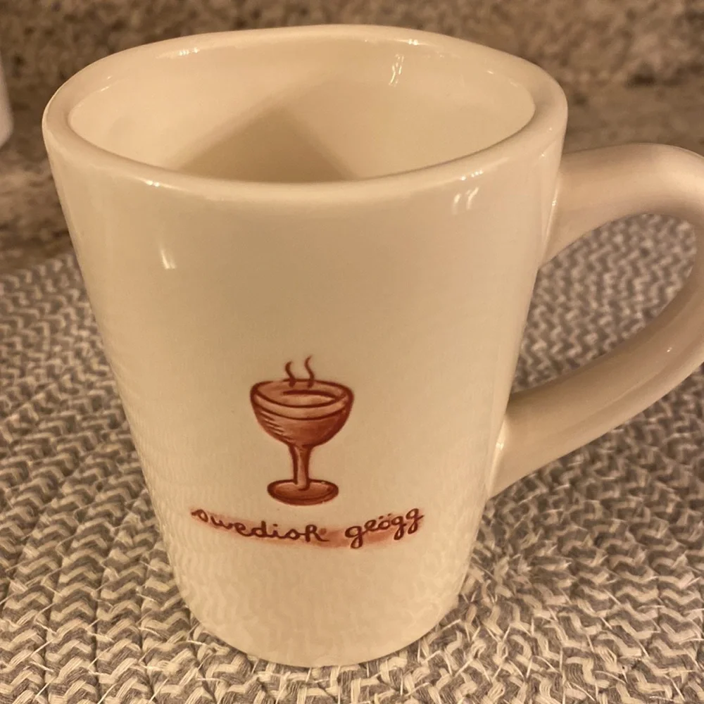 Set a four Williams Sonoma coffee mugs.